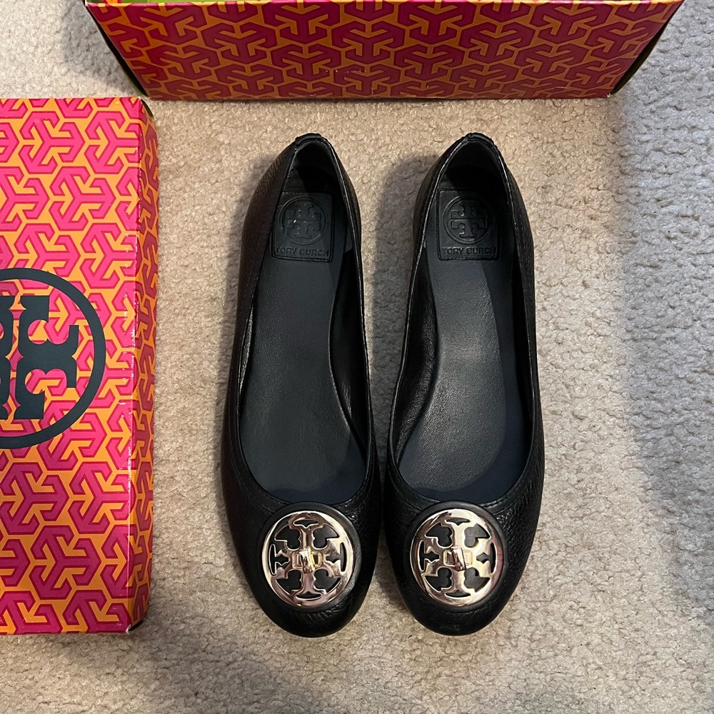 Tory Burch Selma Flats Women’s 9M Black Tumbled Leather Ballet Shoes Gold Logo - Picture 4 of 9